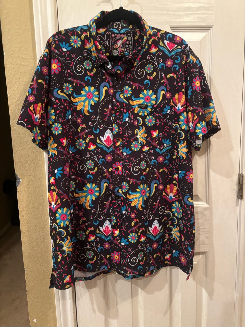 Retro Rifle “Flores de Mayo” Short-Sleeve Button-Up Shirt size 2X
